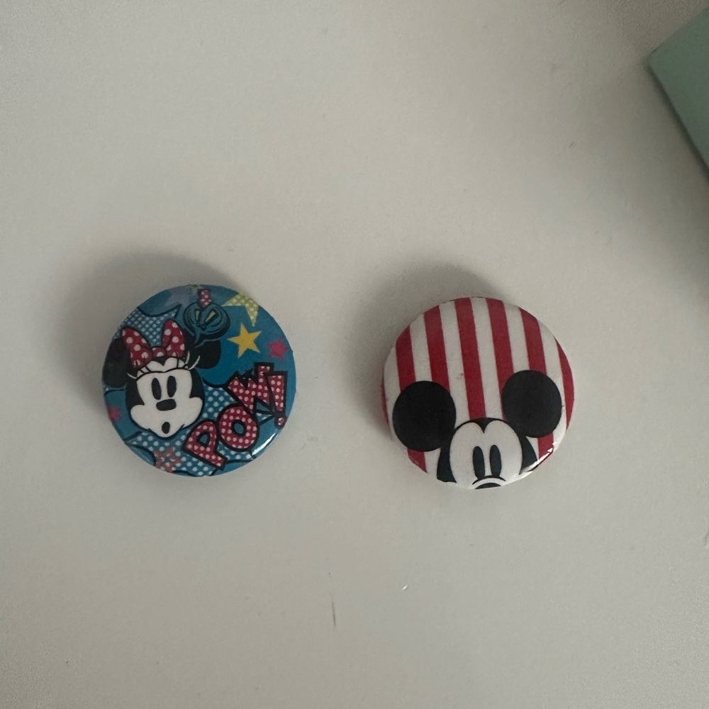 Mickey Mouse Mini Pop Art Pins (2)